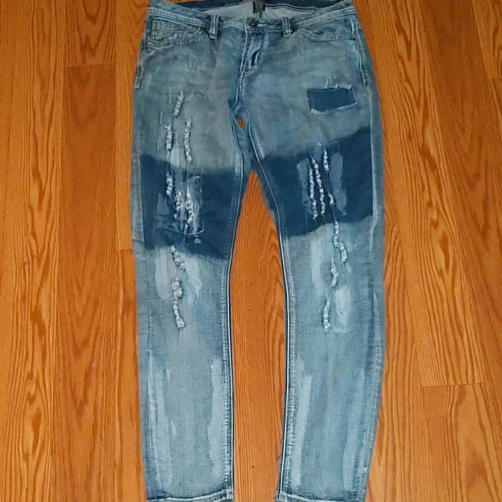 Traffic Jeans Wear distressed jeans Sz 11